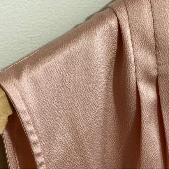 Liz Claiborne blush pink V-neck sleeveless blouse, size medium - Picture 5 of 8